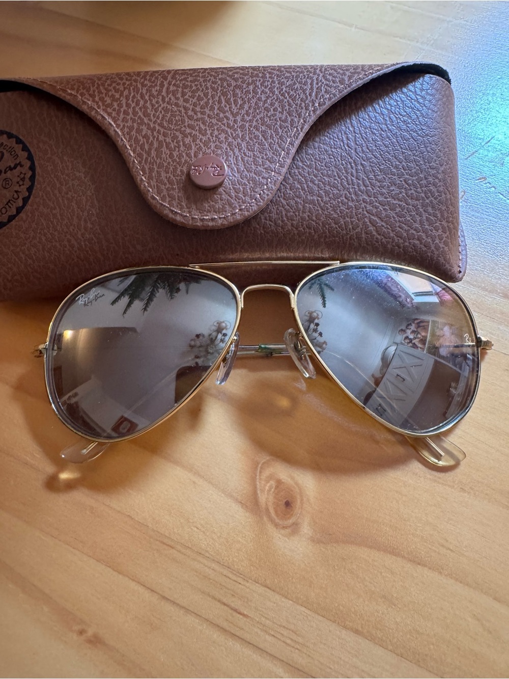 Ray-Ban Gold Aviator Sunglasses with Gray Mirror Lenses and Brown Case